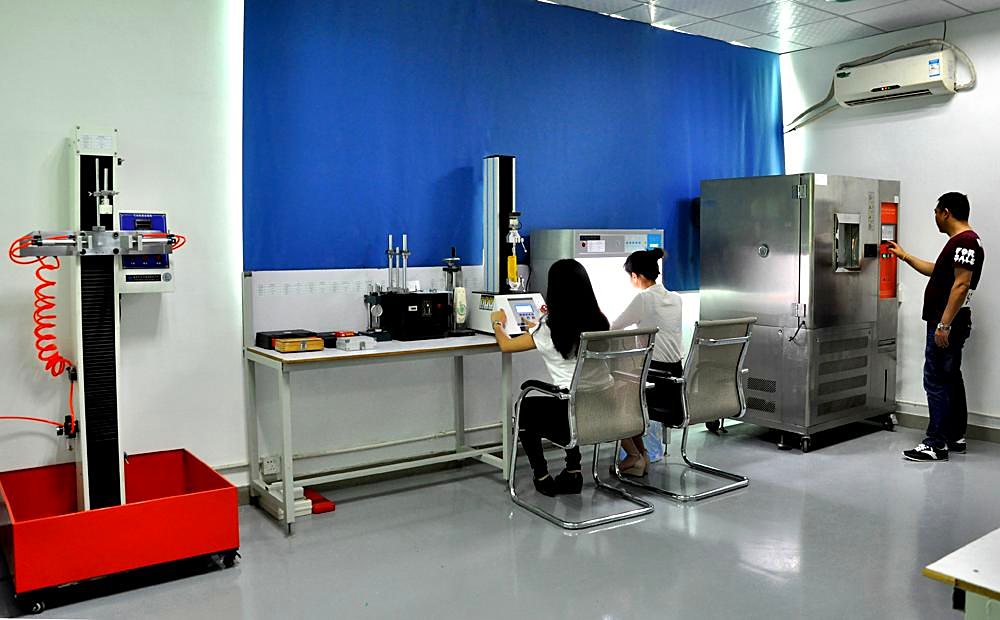 Test instruments in the Jewelives in-house laboratory